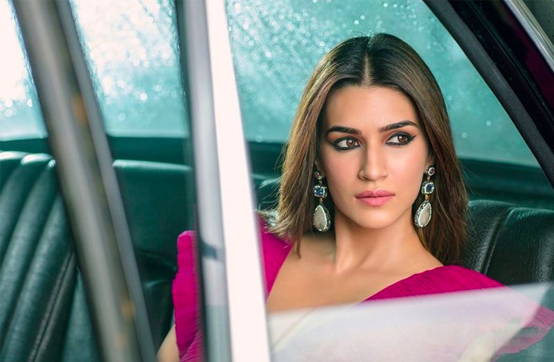 Kriti Sanon’s Graphic Eyeliner Is On Point!